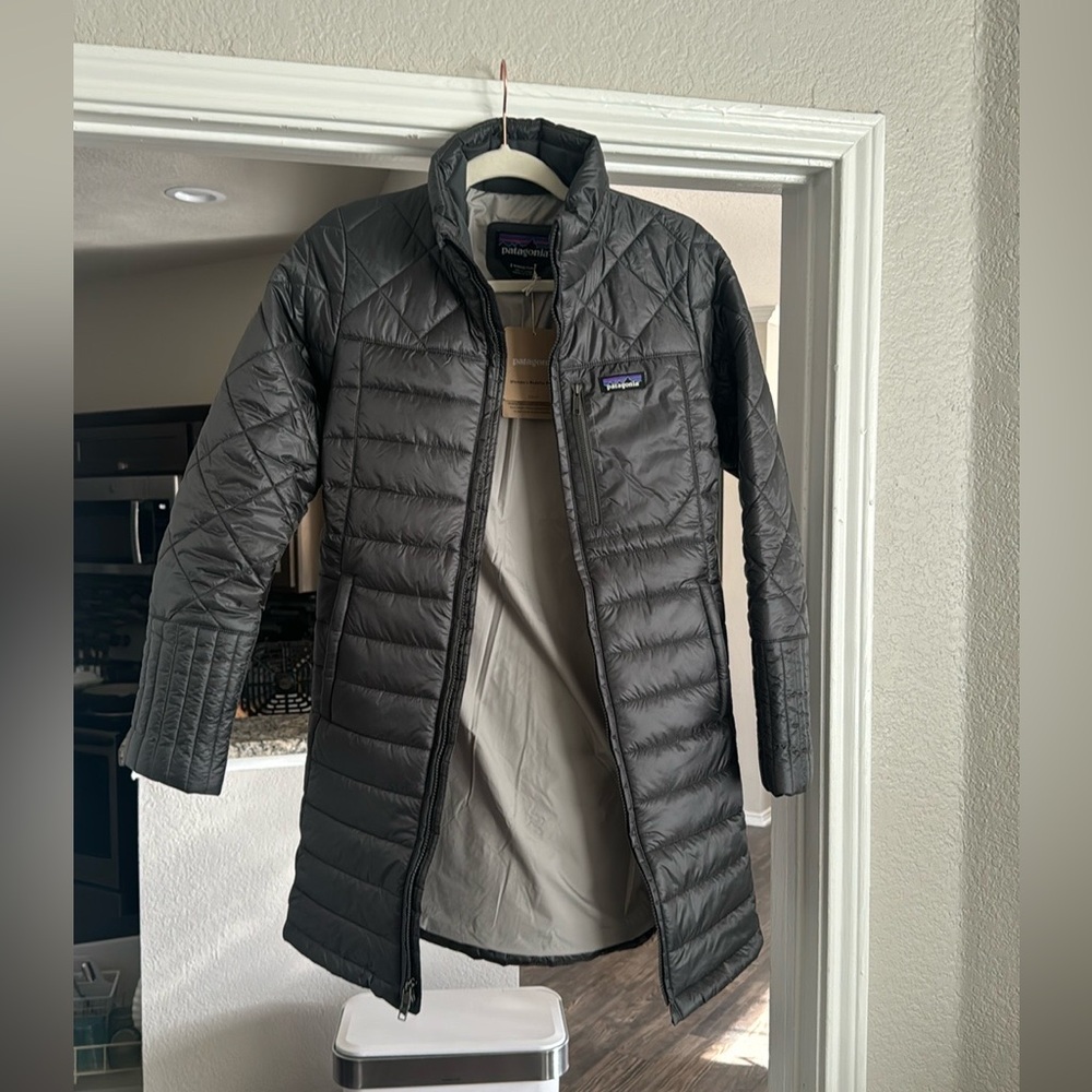 Patagonia Small Women’s Radalie Parka Grey
